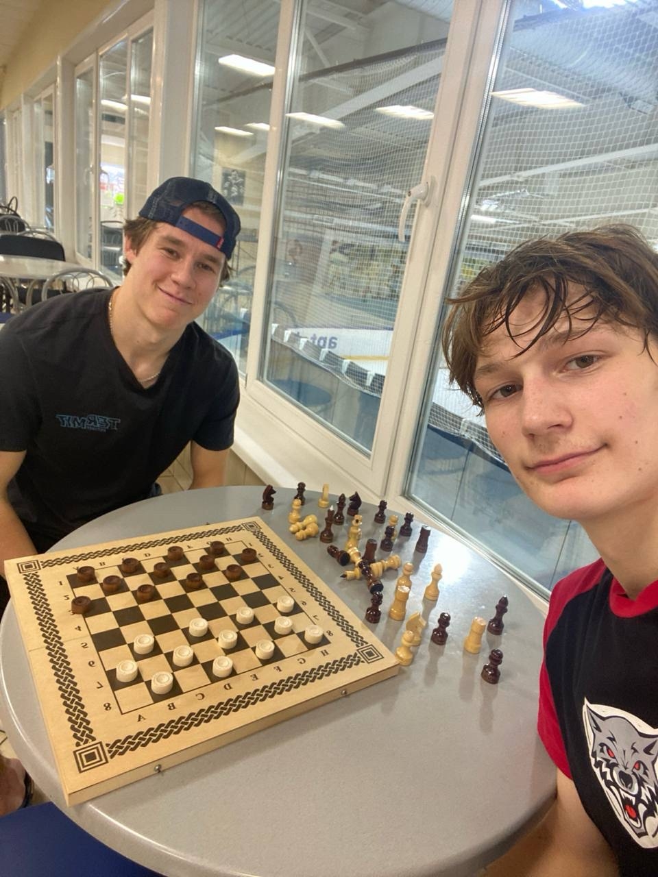 🏒 Тренировка закончилась — время проверить не только хоккейные, но и интеллектуальные навы